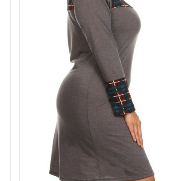 Plus Size Women's Long Sleeve Contrast Dress - Picture 3 of 4